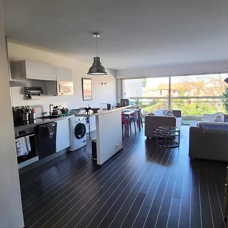Beautiful T3 With Balcony Near The Appartement *