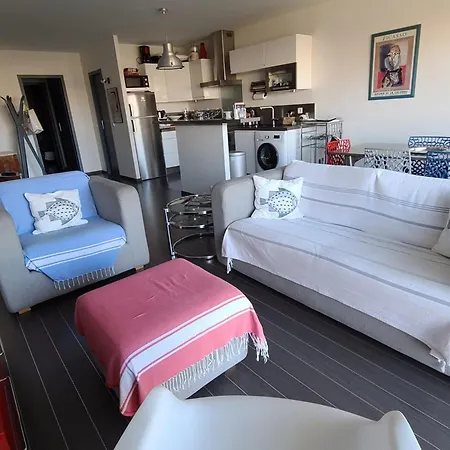 Beautiful T3 With Balcony Near The Appartement Arcachon